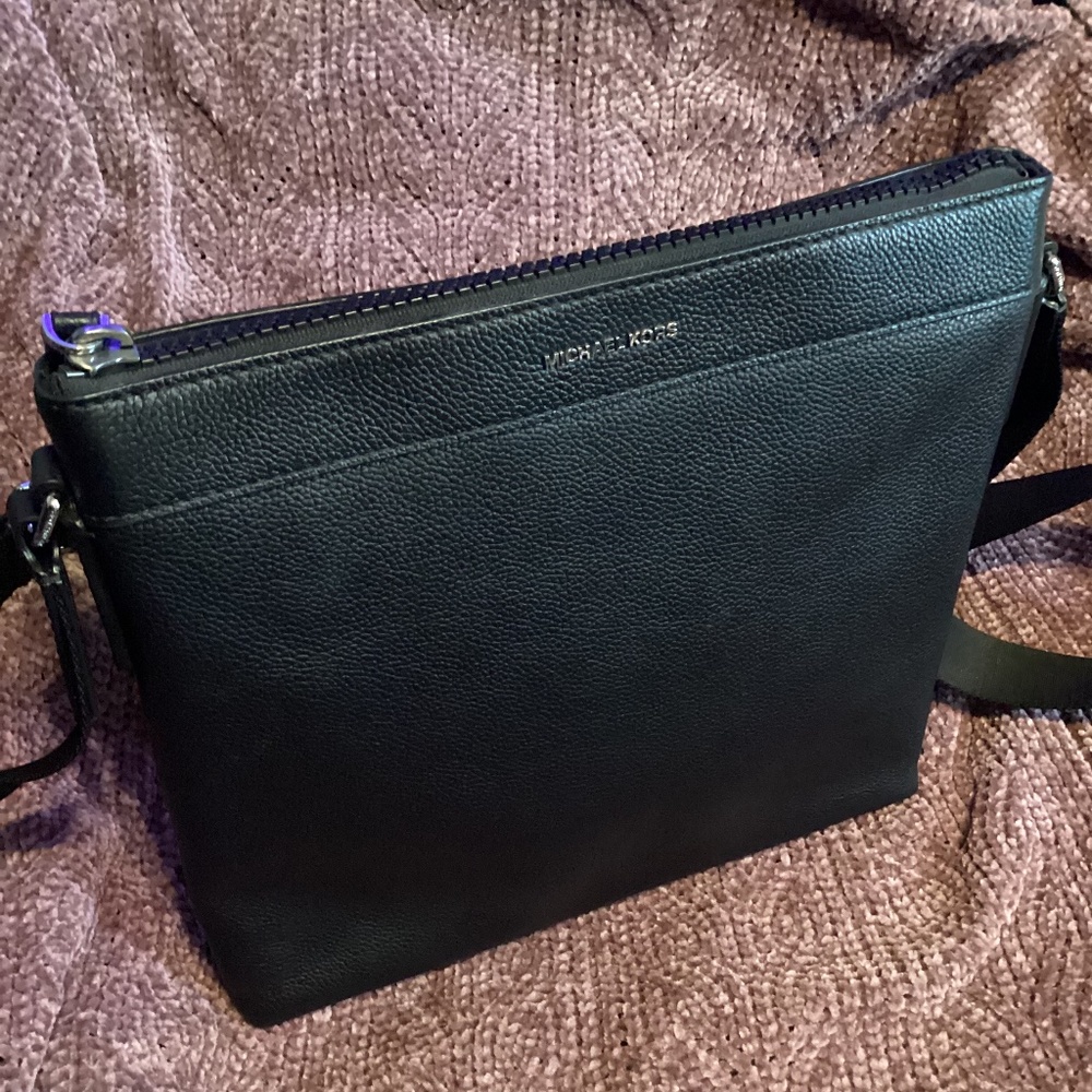 Michael Kors Cooper Black Crossbody Unisex